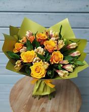 Букет цветов из:  Альстромерии и Розы в Беседы