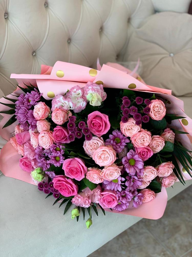 Букет цветов из: Хризантемы, Розы и Лизиантусы в Беседы