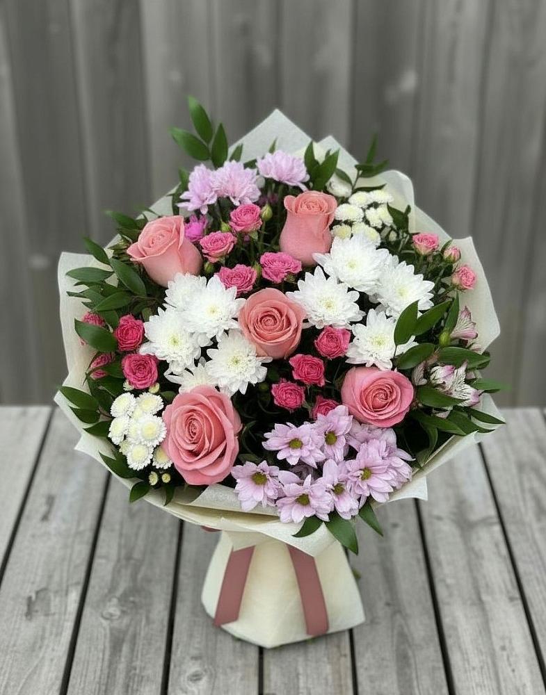 Букет цветов из: Альстромерии, Гвоздики, Розы и Хризантемы в Беседы