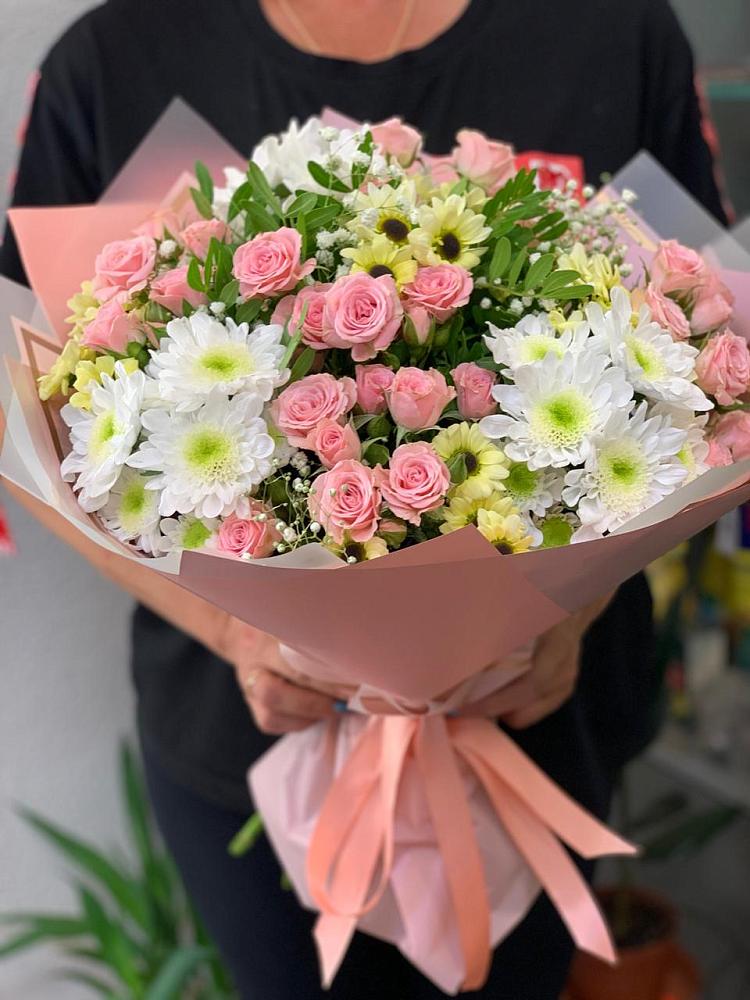 Букет цветов из: Розы и Хризантемы в Беседы