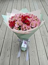 Букет цветов из:  Альстромерии в Беседы
