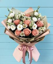 Букет цветов из:  Розы, Альстромерии и Лизиантусы в Беседы