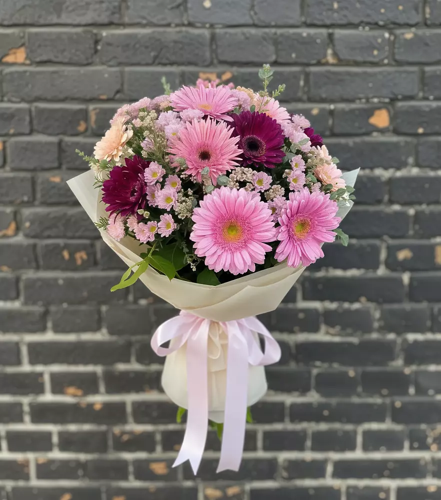 Букет цветов из: Герберы и Хризантемы в Беседы