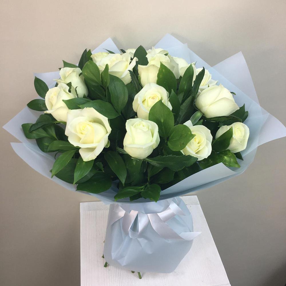 Букет 15 Белых роз Проуд в Беседы