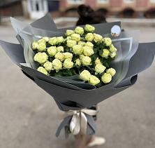 Букет Белые кустовые розы Солинеро в Беседы