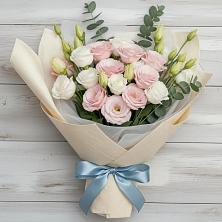 Букет цветов из:  Лизиантусы в Беседы