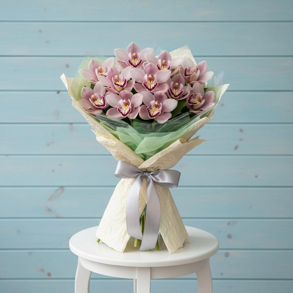 Букет цветов из: Орхидеи и Розы в Беседы