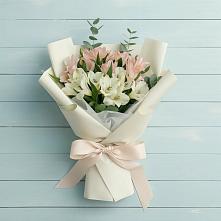 Букет цветов из:  Альстромерии в Беседы