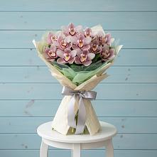 Букет цветов из:  Орхидеи и Розы #REPLACE_PRED# Беседы