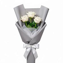 Букет 3 белые розы в Беседы
