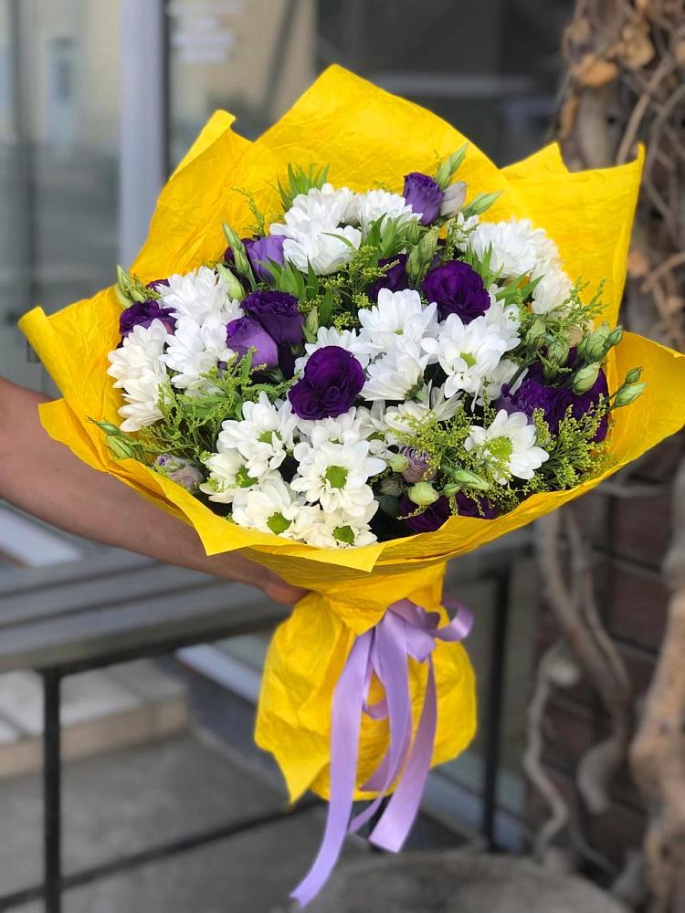 Букет цветов из: Ирисы, Хризантемы и Ромашки в Беседы