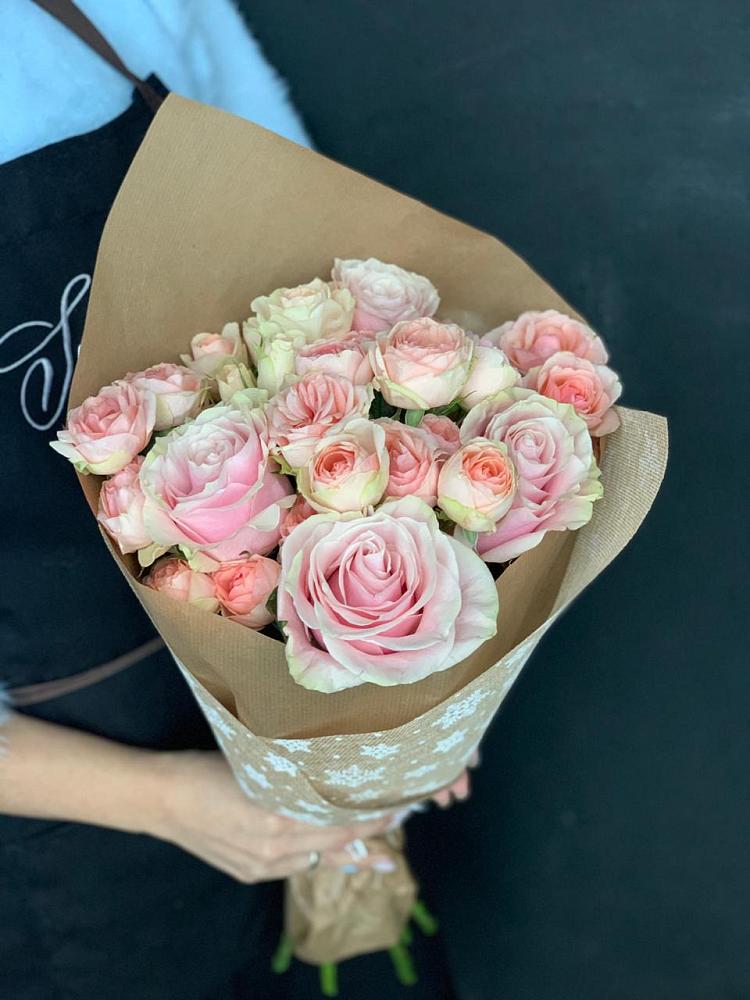 Букет цветов из: Хризантемы и Розы в Беседы