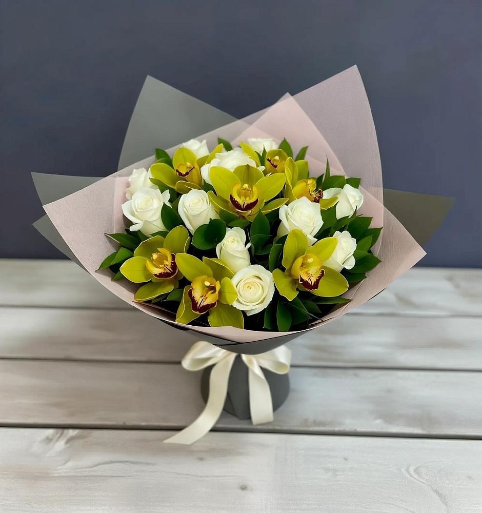 Букет цветов из: Орхидеи и Розы в Беседы