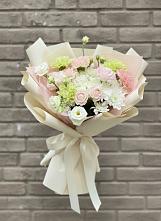 Букет цветов из:  Гвоздики, Розы, Лизиантусы и Хризантемы #REPLACE_PRED# Беседы