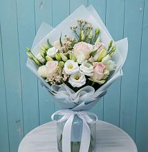 Букет цветов из:  Розы и Лизиантусы в Беседы