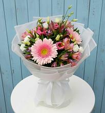 Букет цветов из:  Герберы, Альстромерии и Лизиантусы в Беседы