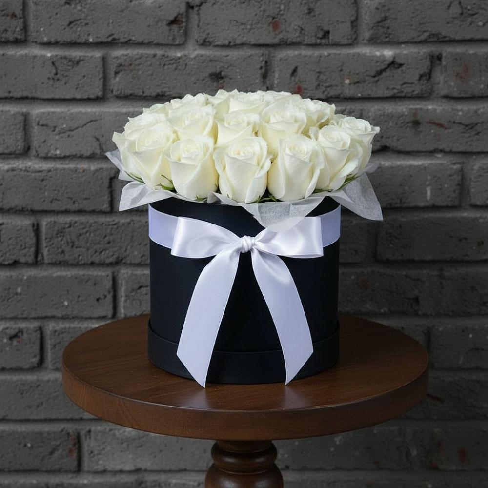 Цветочная композиция из Розы в шляпной коробке в Беседы