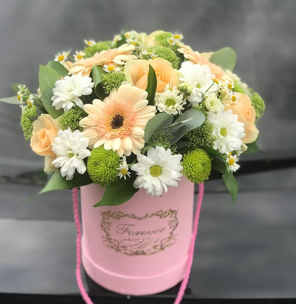 Цветочная композиция из Розы, Герберы и Хризантемы в шляпной коробке в Беседы