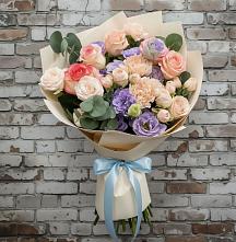 Букет цветов из:  Розы, Лизиантусы и Гвоздики в Беседы