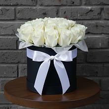 Цветочная композиция из Розы в шляпной коробке в Беседы