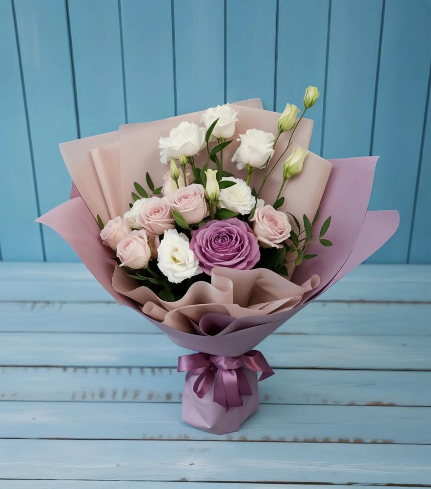 Букет цветов из: Розы и Лизиантусы в Беседы