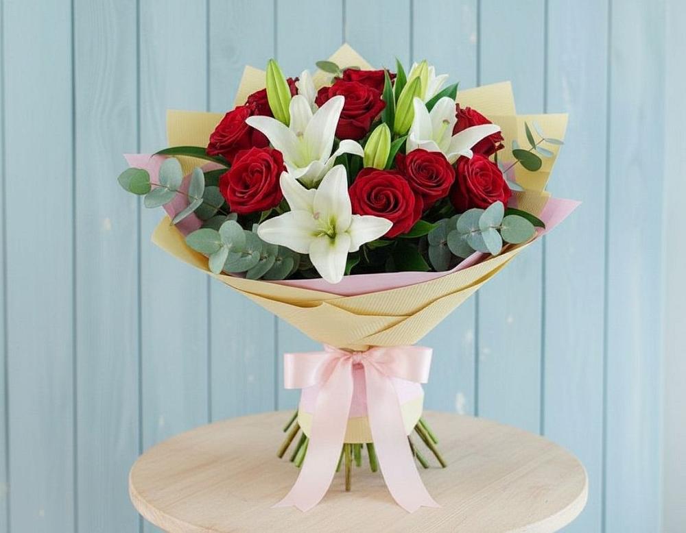 Букет цветов из: Лилии и Розы в Беседы