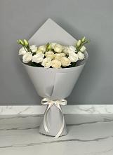 Букет цветов из:  Розы и Лизиантусы в Беседы